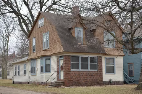 1070 22nd St, Des Moines, IA 50311