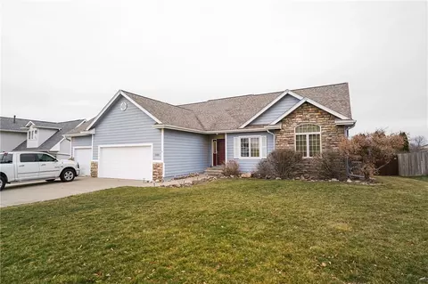 5880 Martin Dr, Pleasant Hill, IA 50327