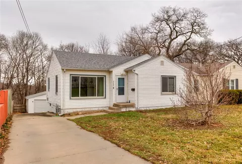2625 Ashby Ave, Des Moines, IA 50310