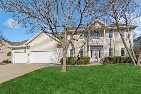 13975 Lakeview Dr, Clive, IA 50325