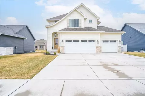 1065 Cedar St, Waukee, IA 50263