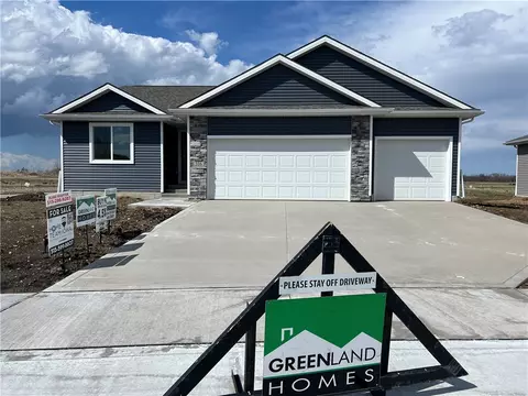 316 NE Driftwood St, Elkhart, IA 50073