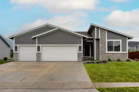904 NE 12th St, Grimes, IA 50111