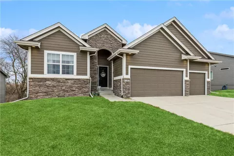 1049 Jaycee Ln, Adel, IA 50003