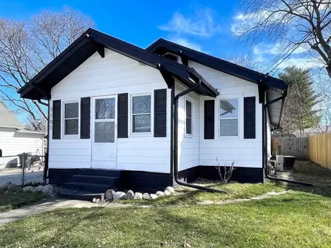 3101 Cornell St, Des Moines, IA 50313