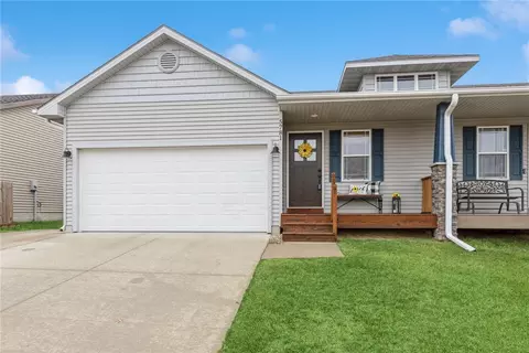 5781 NW 50th St, Johnston, IA 50131