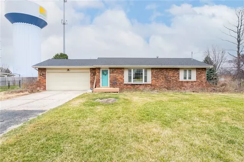 5432 E Oakwood Dr, Pleasant Hill, IA 50327