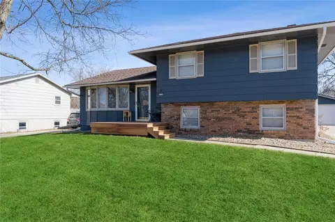 1518 Holly Ave, Norwalk, IA 50211