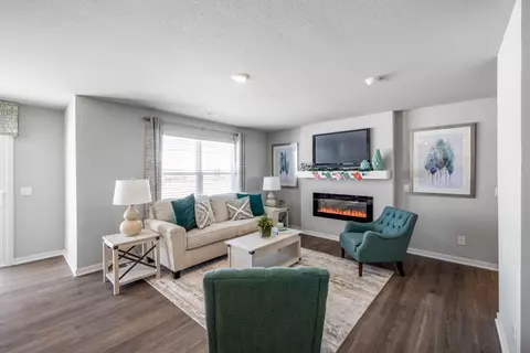 17024 Sutton Ln, Urbandale, IA 50323