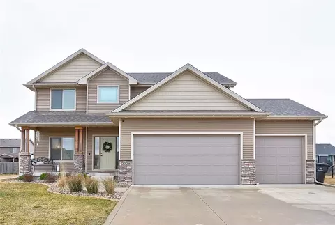 2325 SE Willowbrook Dr, Waukee, IA 50263