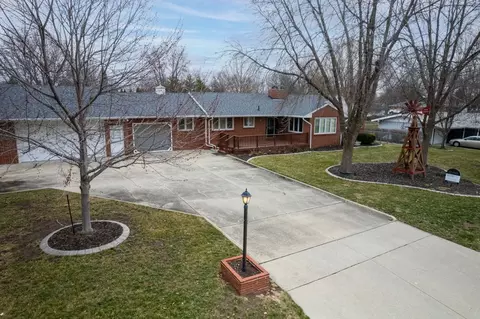 503 4th St SE, Altoona, IA 50009
