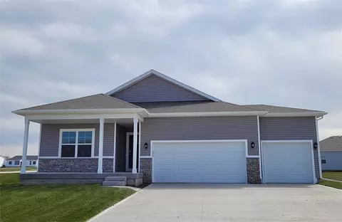 3225 Lakeview Dr SE, Altoona, IA 50009