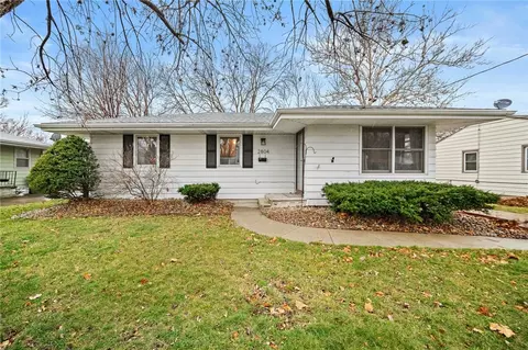 2804 E 39th St, Des Moines, IA 50317