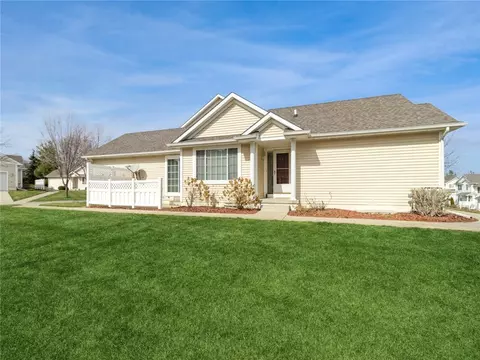 4217 155th St, Urbandale, IA 50323
