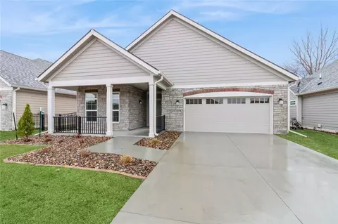 3808 NW Countrywood Ln, Ankeny, IA 50023