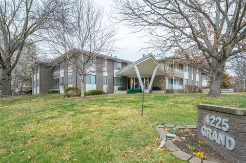 4225 Grand Ave #1, Des Moines, IA 50312
