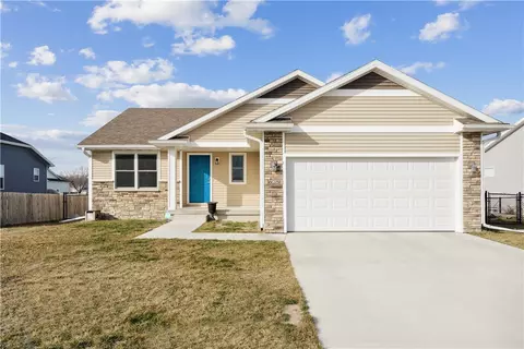 625 18th St SE, Altoona, IA 50009