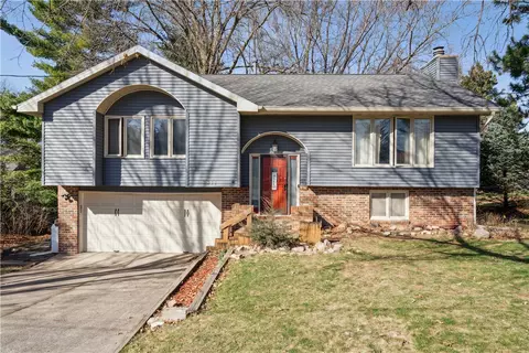 2377 SE 13th St, West Des Moines, IA 50265