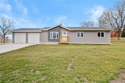 305 NW 2nd St, Panora, IA 50216