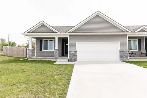 723 NE Maple St, Elkhart, IA 50073