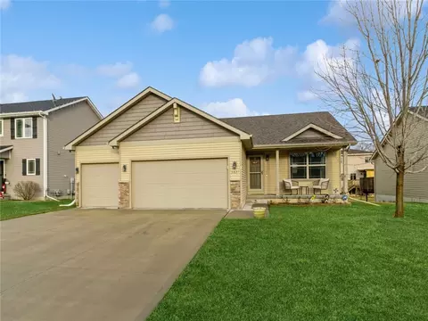 5821 NW 52nd St, Johnston, IA 50131