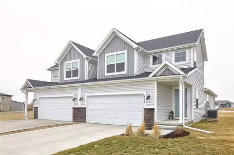 4702 172nd St, Urbandale, IA 50323