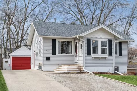 927 W 2nd St S, Newton, IA 50208