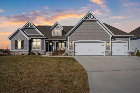 8452 NW 33rd Ct, Ankeny, IA 50023