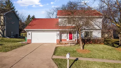 3920 Patricia Dr, Urbandale, IA 50322
