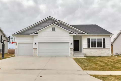 1800 NW Sunset Ln, Grimes, IA 50111
