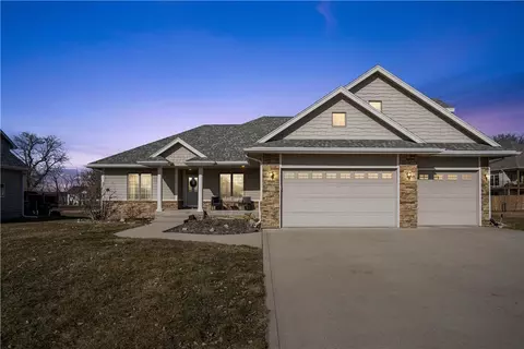15409 Northview Dr, Urbandale, IA 50323