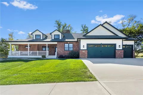 618 W High Rd, Norwalk, IA 50211