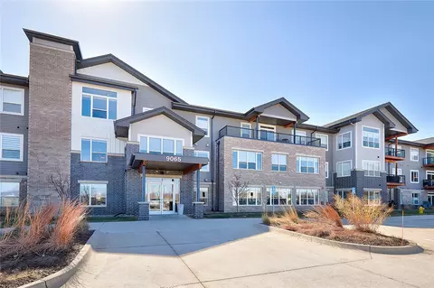 9065 Bishop Dr #313, West Des Moines, IA 50266