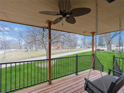 407 3rd St NE, Mitchellville, IA 50169