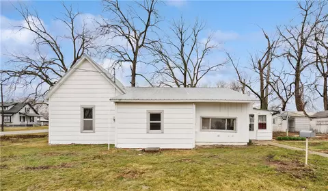 401 Washington St, Melcher Dallas, IA 50062