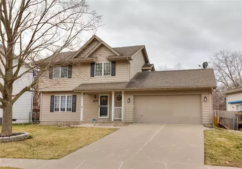 2307 Caulder Ct, Des Moines, IA 50320
