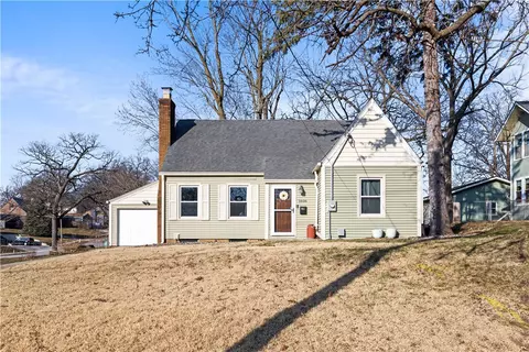 1606 41st St, Des Moines, IA 50310