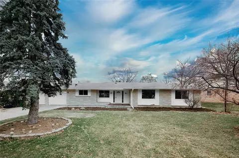 2805 Beverly Dr, Urbandale, IA 50322