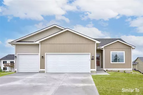 9773 Thorton Dr, Johnston, IA 50131