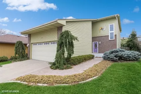 4410 83rd Pl, Urbandale, IA 50322