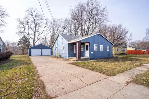 410 3rd St Pl, Knoxville, IA 50138