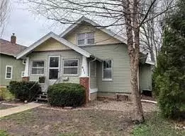 415 E Washington St, Winterset, IA 50273