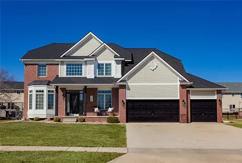 2502 NW Parkridge Dr, Ankeny, IA 50023