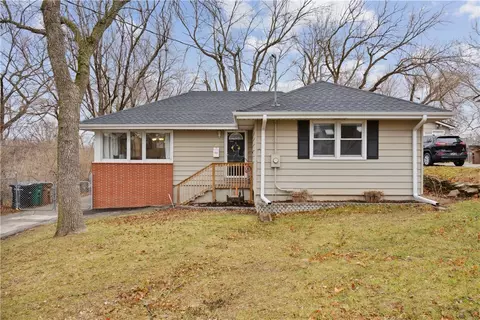 517 24th St, West Des Moines, IA 50265