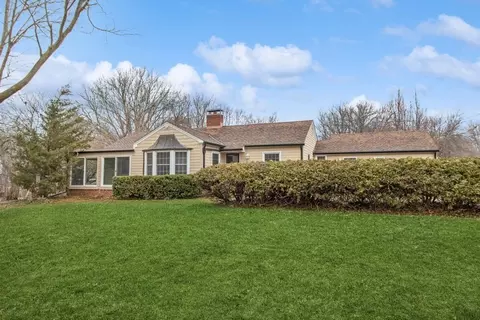 3105 Ashworth Rd, West Des Moines, IA 50265