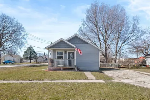 470 5th St, Waukee, IA 50263