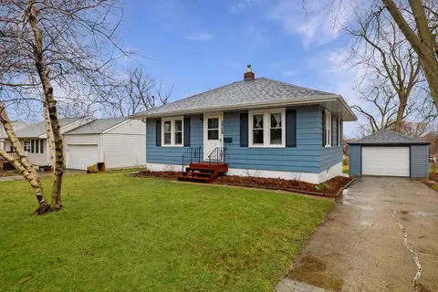 3909 67th St, Urbandale, IA 50322