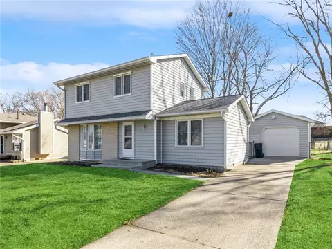 4425 70th Pl, Urbandale, IA 50322