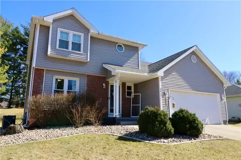 2413 70th St, Urbandale, IA 50322