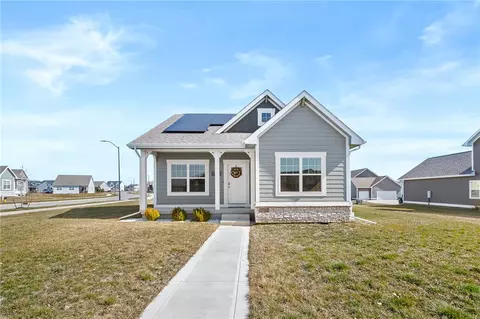 2714 SW Plaza Pkwy, Ankeny, IA 50023